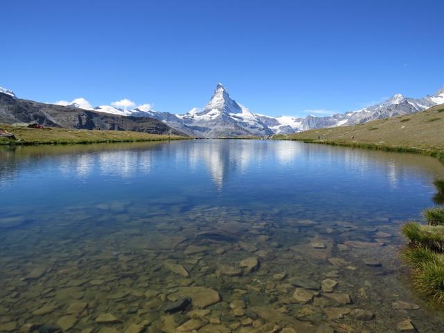 wir haben den malerisch gelegenen Stellisee 2537 m.ü.M. erreicht