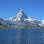 der Stellisee ist bekannt wegen der Matterhornspiegelung