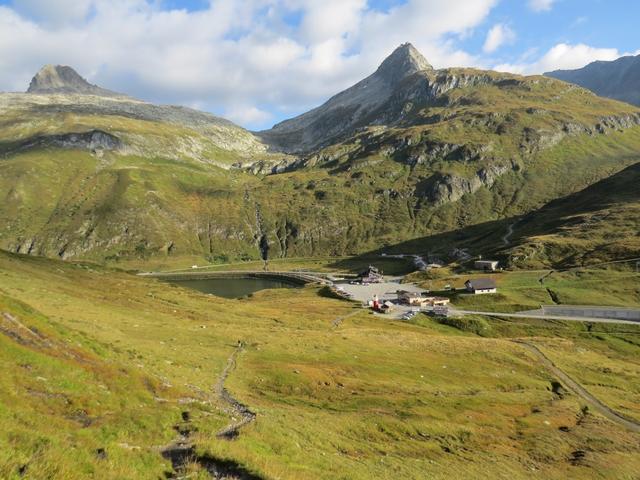 Blick zurück zum Oberalppass. Im Hintergrund die Fellilücke