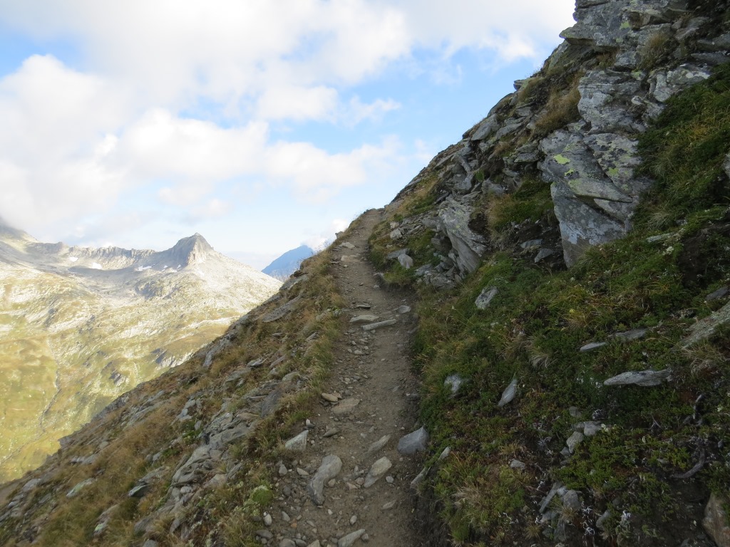 über Serpentinen führt der schmale Bergweg...