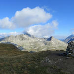 schönes Breitbildfoto, Six Madun/Badus, Rossbodenstock, Urserental, Andermatt, Fellilücke und Surselva