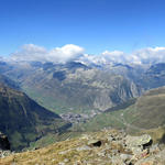 sehr schönes Breitbildfoto mit Pizzo Centrale, Unteralp, Gemsstock, Urserental und Andermatt