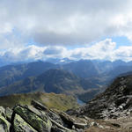 schönes Breitbildfoto mit Blick in die Surselva