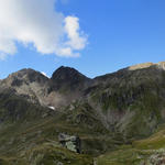 schönes Breitbildfoto mit Blick auf Badus, Piz Tuma, Parlet und Rossbodenstock