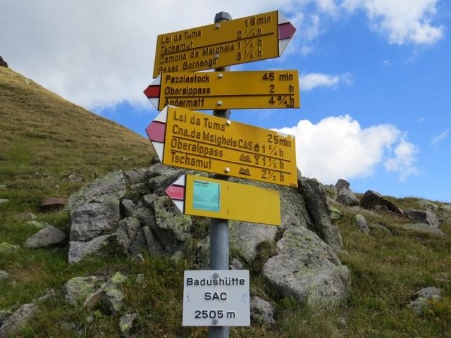 Wegweiser bei der Badushütte 2505 m.ü.M.