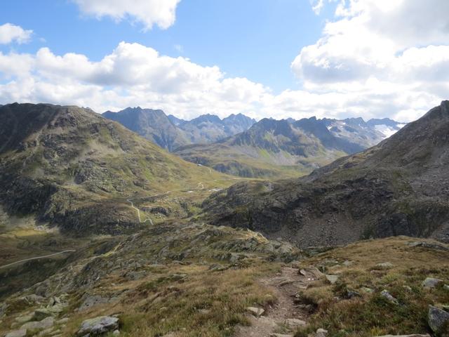 Blick ins Val Maighels und zur Maighelshütte. Dort haben wir auch schon übernachtet