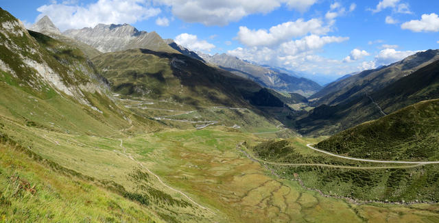 bei Punkt 2103 m.ü.M. mit einem schönen Blick in die Surselva