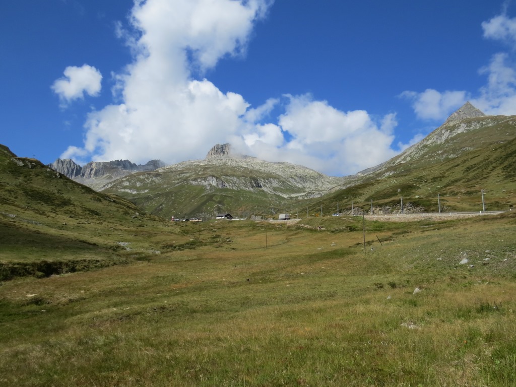 bei Punkt 1987 m.ü.M. kurz vor dem Oberalppass