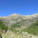 Blick von der Capanna Soveltra hinauf zum Pizzo Campo Tencia