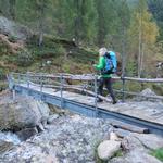 auf der kleinen Brücke überschreiten wir den Ri della Valle di Prato...