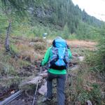 auf einfachem Wanderweg hinauf zur Cascina Nuova