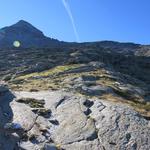 der Bergweg zieht nun steil aufwärts in das Gebiet von I Rocc