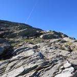 der Bergweg ist weiterhin gut markiert, trotzdem muss man immer auf den Weg achten