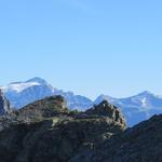 herangezoomter Blick über diese Lücke zum Rheinwaldhorn, oder wie die Tessiner sagen Adula