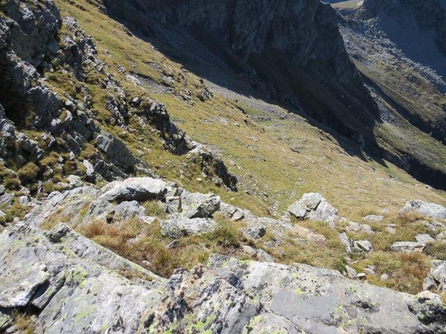 das Valle di Pertüs liegt fast senkrecht zu unseren Füssen