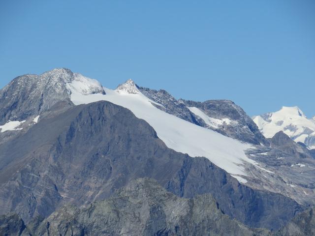 Blick zum Basodino mit seinem Gletscher und dem Kastelhorn