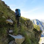 steil und weglos verlassen wir auf der anderen Seite die Schlucht