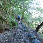 steil ist der Bergweg. Im Tessin eine normale Gegebenheit