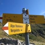 Wegweiser bei der Alpe del Ròdan 1827 m.ü.M.