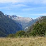 Blick in das Talende des Vergeletto Tal mit Pizzo di Madéi und Pizzo di Porcaresc