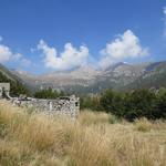 Blick von Costa in das Valle di Giumaglio und zur Alpe Spluga
