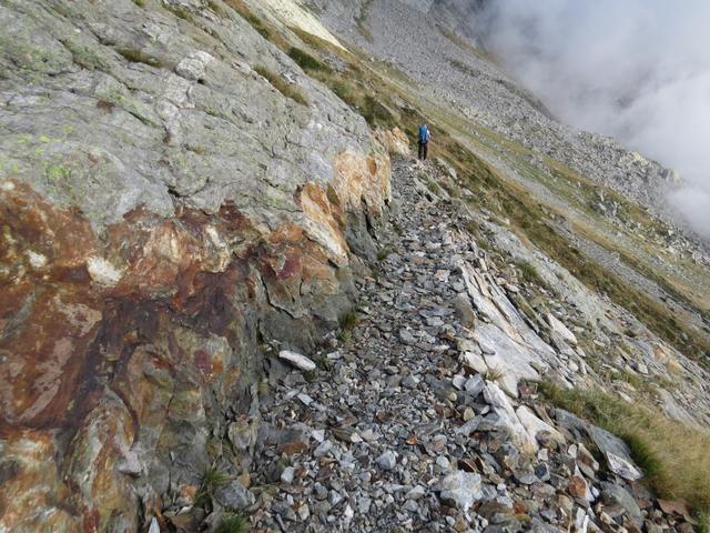 hier wurde der Bergweg sogar aus dem Felsen geschlagen