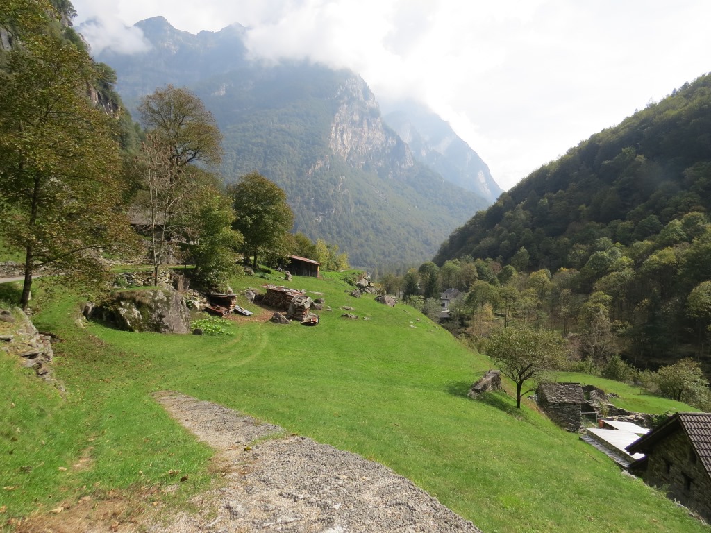 Bolastro, Soröö, Corte dei Fancori und Füsera, heissen die kleinen Dörfer die wir auf dem Weg nach Brione durchschreiten