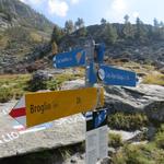 Wegweiser beim Rifugio Tomeo 1739 m.ü.M.