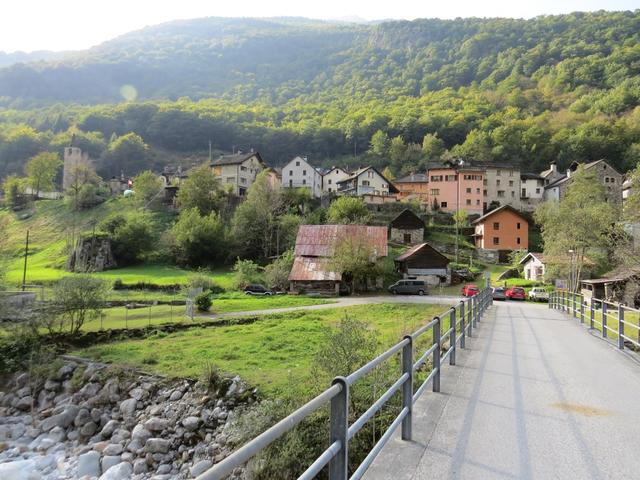 wir überqueren die Maggia und erreichen Broglio. Ein schöne Wanderung geht zu Ende