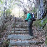 der Wanderweg steigt vorerst nicht zu steil hinauf,...