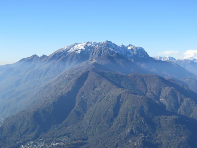 Blick zum Pizzo Leone und zum Gridone. Beide Berggipfel haben wir schon besucht