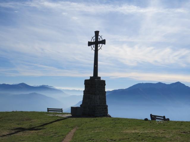 ...und zwar zum riesigen eisernen Kreuz