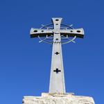 das Kreuz bei Punkt 1496 m.ü.M. markiert auf der Geländerippe einen grossartigen Aussichtspunkt