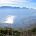 schönes Breitbildfoto aufgenommen vom Kreuz mit Blick in die Magadino Ebene und Lago Maggiore