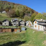 linkerhand verlassen wir die Alpe di Lego und wandern in nördlicher Richtung...