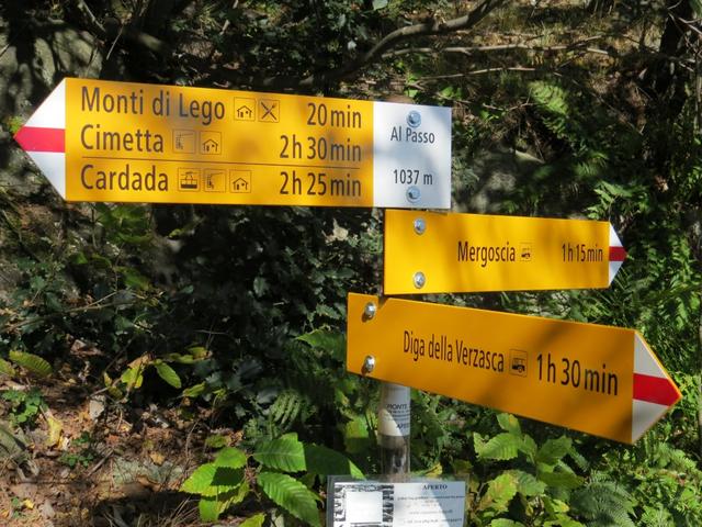wir erreichen die Alpsiedlung al Passo 1037 m.ü.M. Bei der Weggabelung biegen wir links ab