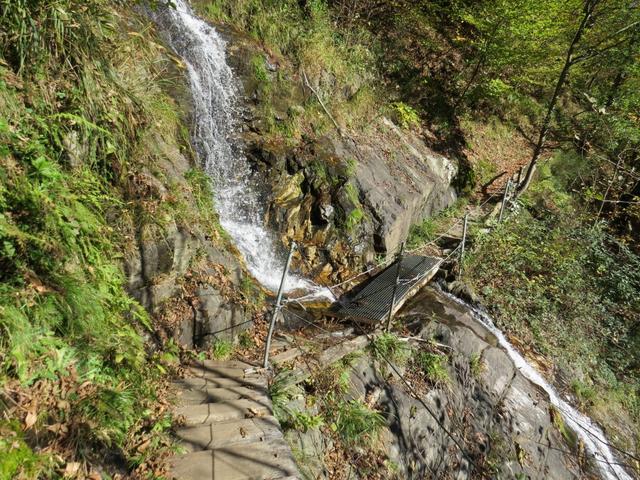 den tiefsten Punkt der Wanderung hinter uns lassend...