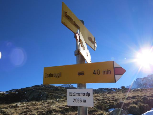 Wegweiser Räzünscher Alp 2066 m.ü.M.