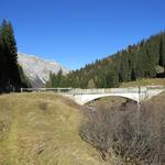 wir erreichen die Marmorbrücke 1697 m.ü.M. und zugleich wieder die Splügenpassstrasse