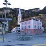 im Zentrum von Sils i.D. 683 m.ü.M. angekommen, biegen wir nach der Kirche rechts ab