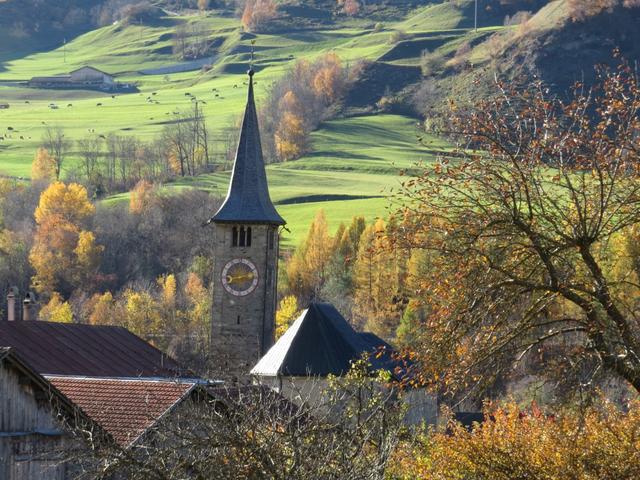 die Kirche St.Marin von Zillis muss man besucht haben. Die Deckengemälden sind einfach grandios