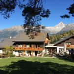 unsere Wanderung geht zu Ende. Wir erreichen das sehr schöne Hotel Bürchnerhof in Bürchen