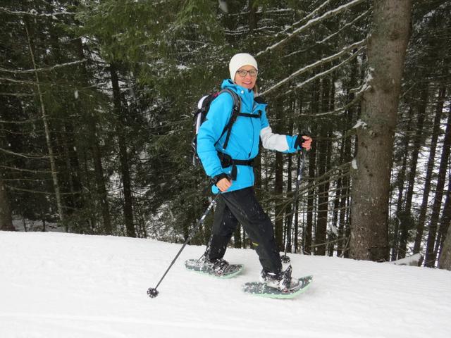 meine Maus hat immer viel Spass beim Schneeschuhlaufen