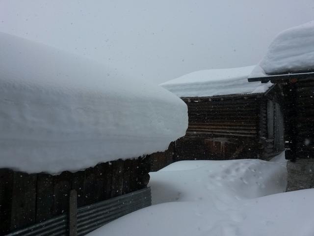 das kleine Walser Dorf Schlappin versinkt im Schnee