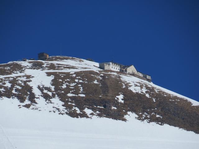 das Berghotel Faulhorn herangezoomt