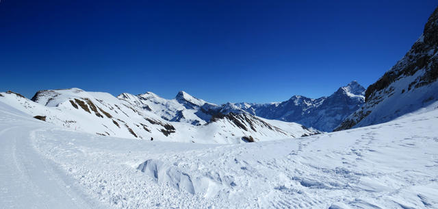 wir haben die Weggabelung bei Gassenboden 2552 m.ü.M. erreicht