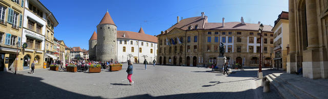 schönes Breitbildfoto der Altstadt von Yverdon beim Schloss aufgenommen