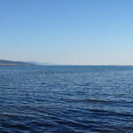 schönes Breitbildfoto mit Blick auf den Lac de Neuchâtel