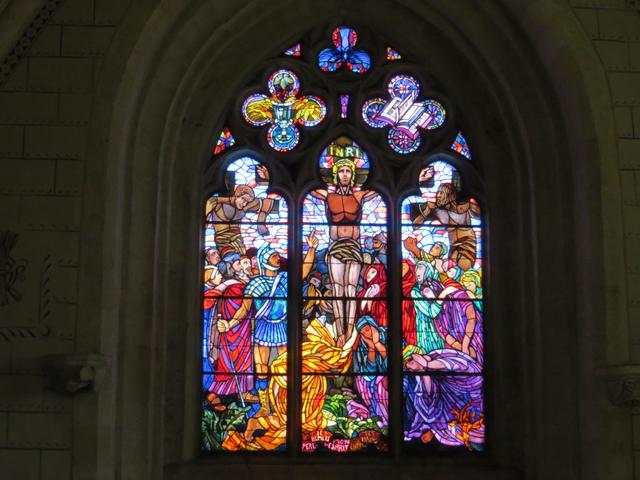 die Kirche von Orbe besitzt schöne Kirchenfenster