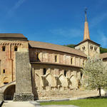 sie gilt als eines der ältesten Gebäude der Schweiz im romanischen Stil